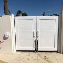 Aluminum Privacy Gate