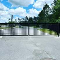 Aluminum driveway gates with flat top
