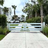 Horizontal rail modern design aluminum drive gates